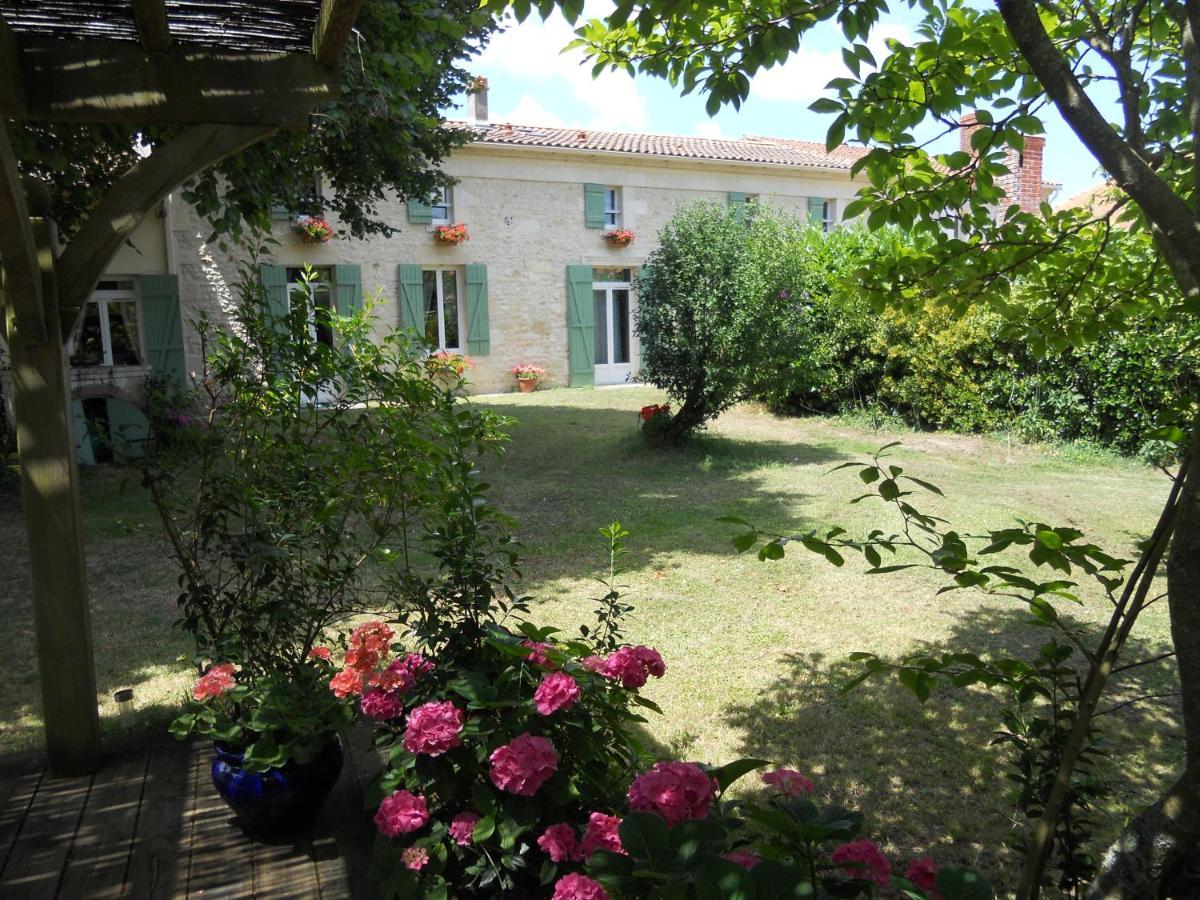 Clos Des Hirondelles Jau-Dignac-et-Loirac Екстериор снимка